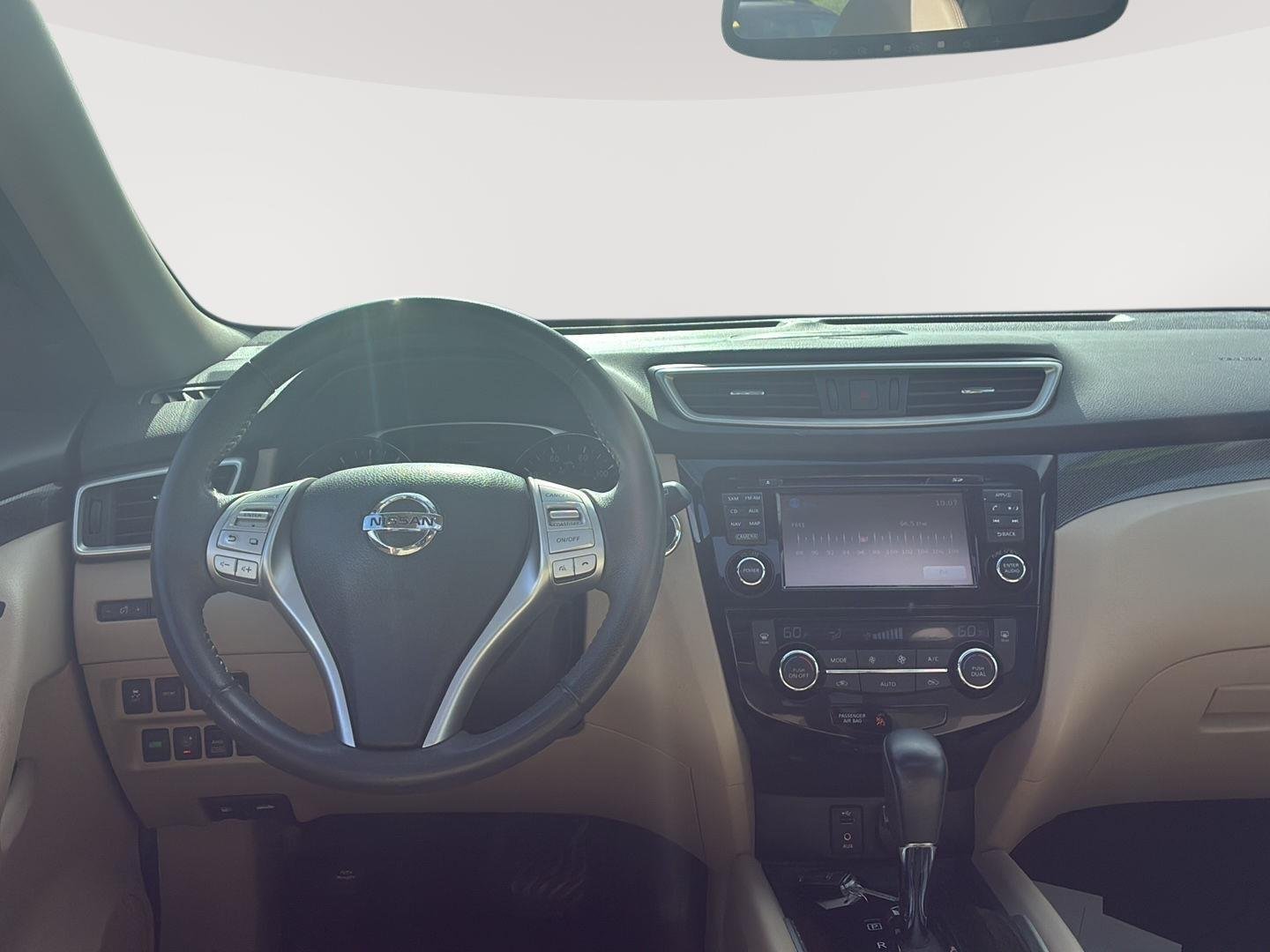 Used 2016 Midnight Jade Nissan SL image 5