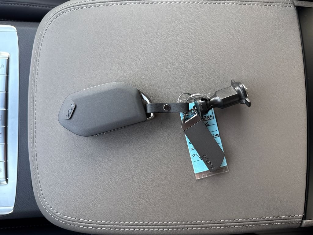 New 2026 Ceramic Silver Kia EX image 34