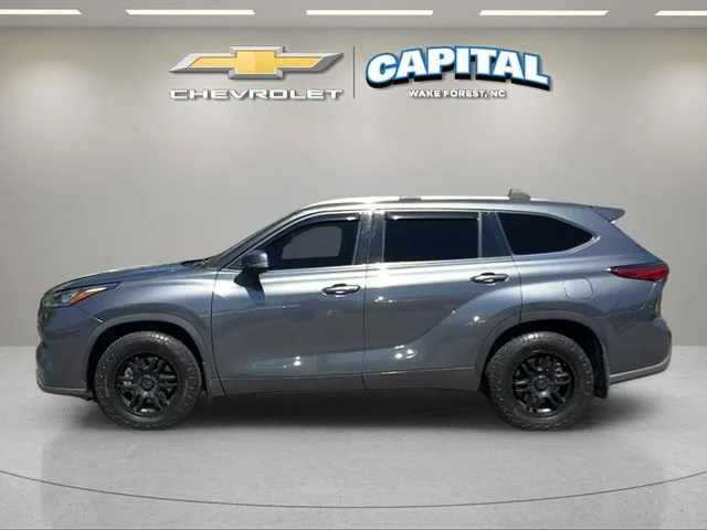 Used 2020 Gray Toyota XLE image 2
