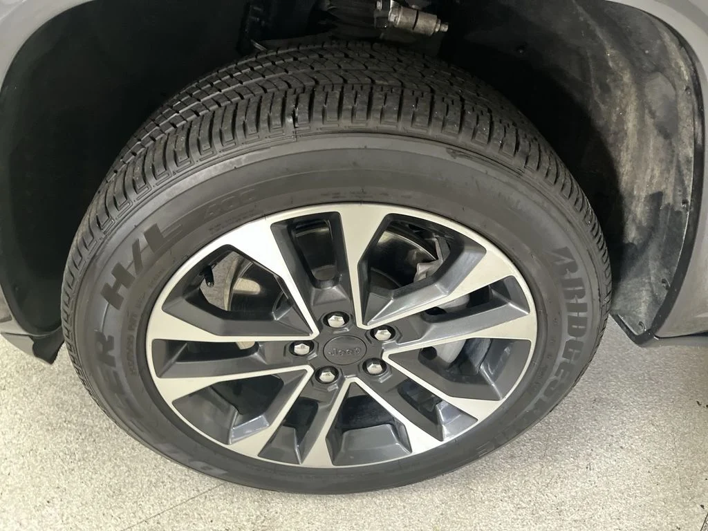 Used 2022 Gray Jeep Overland image 14