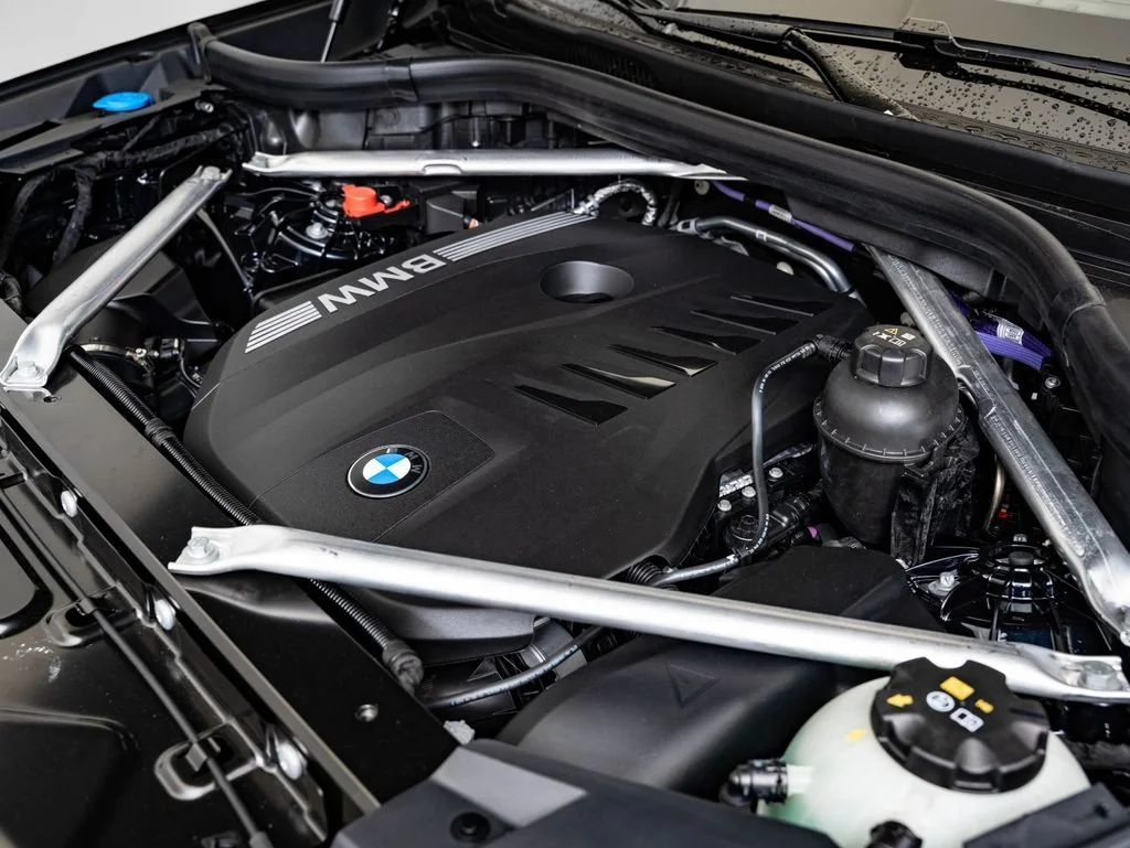 New 2026 Carbon Black Metallic BMW xDrive40i image 49