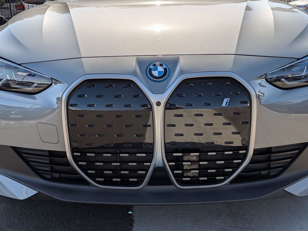 Used 2023 Gray BMW eDrive35 image 38