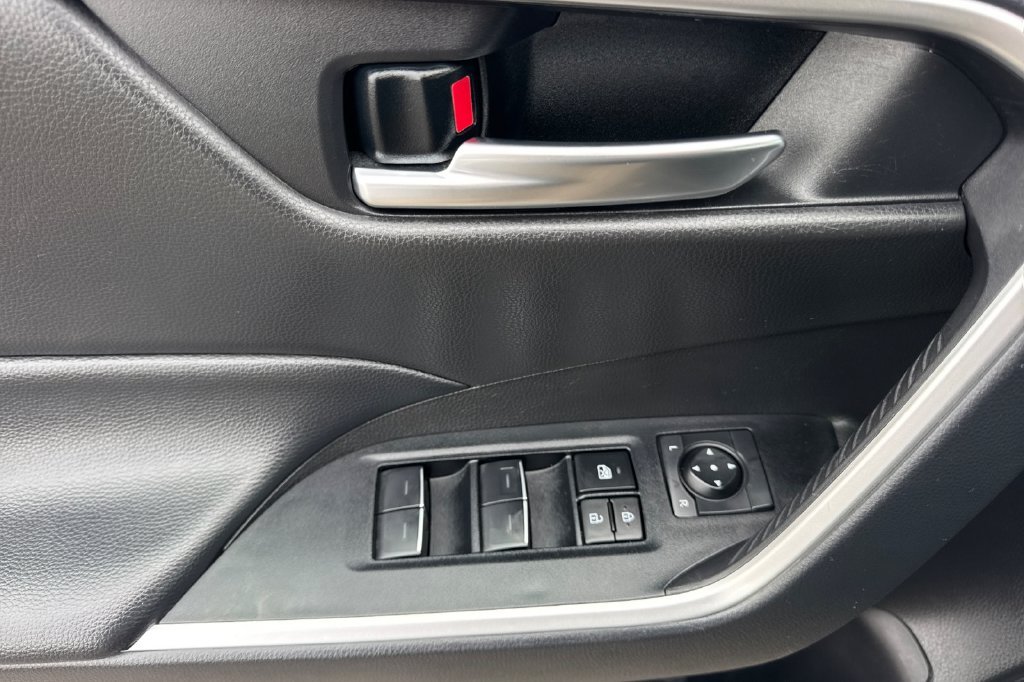 Used 2025 Black Toyota XLE image 13