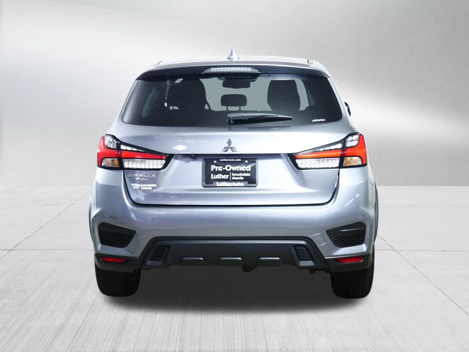 Used 2025 Mercury Gray Metallic Mitsubishi ES image 6
