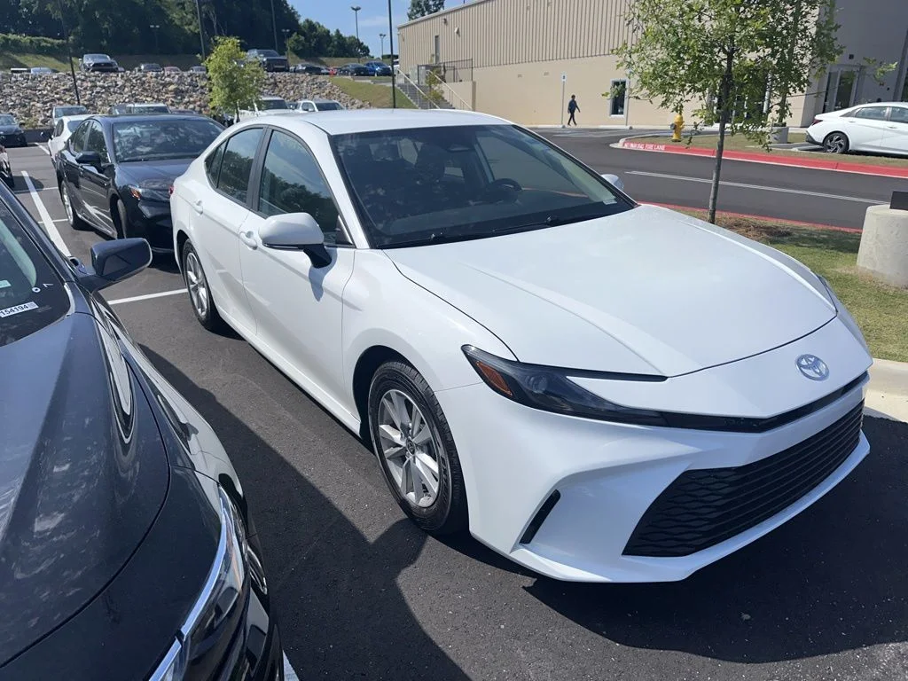 Used 2025 White Toyota LE image 3