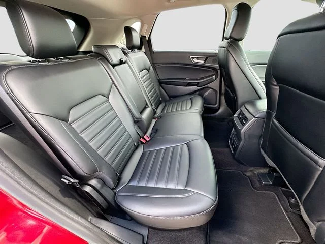 Used 2020 Red Ford SEL image 26