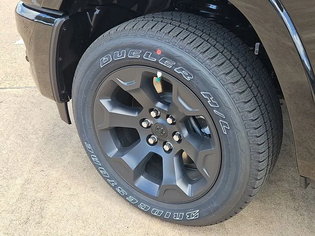 New 2026 Diamond Black Crystal Pearl-Coat Exterior Paint RAM Big Horn/Lone Star image 9