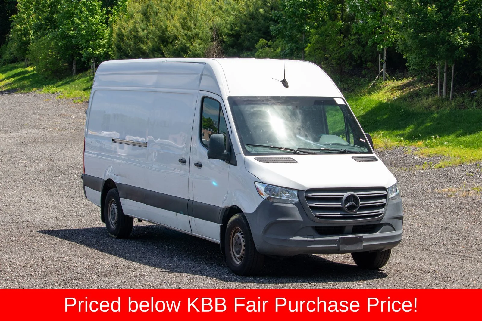 Used 2021 White Mercedes-Benz Cargo 170 WB image 11