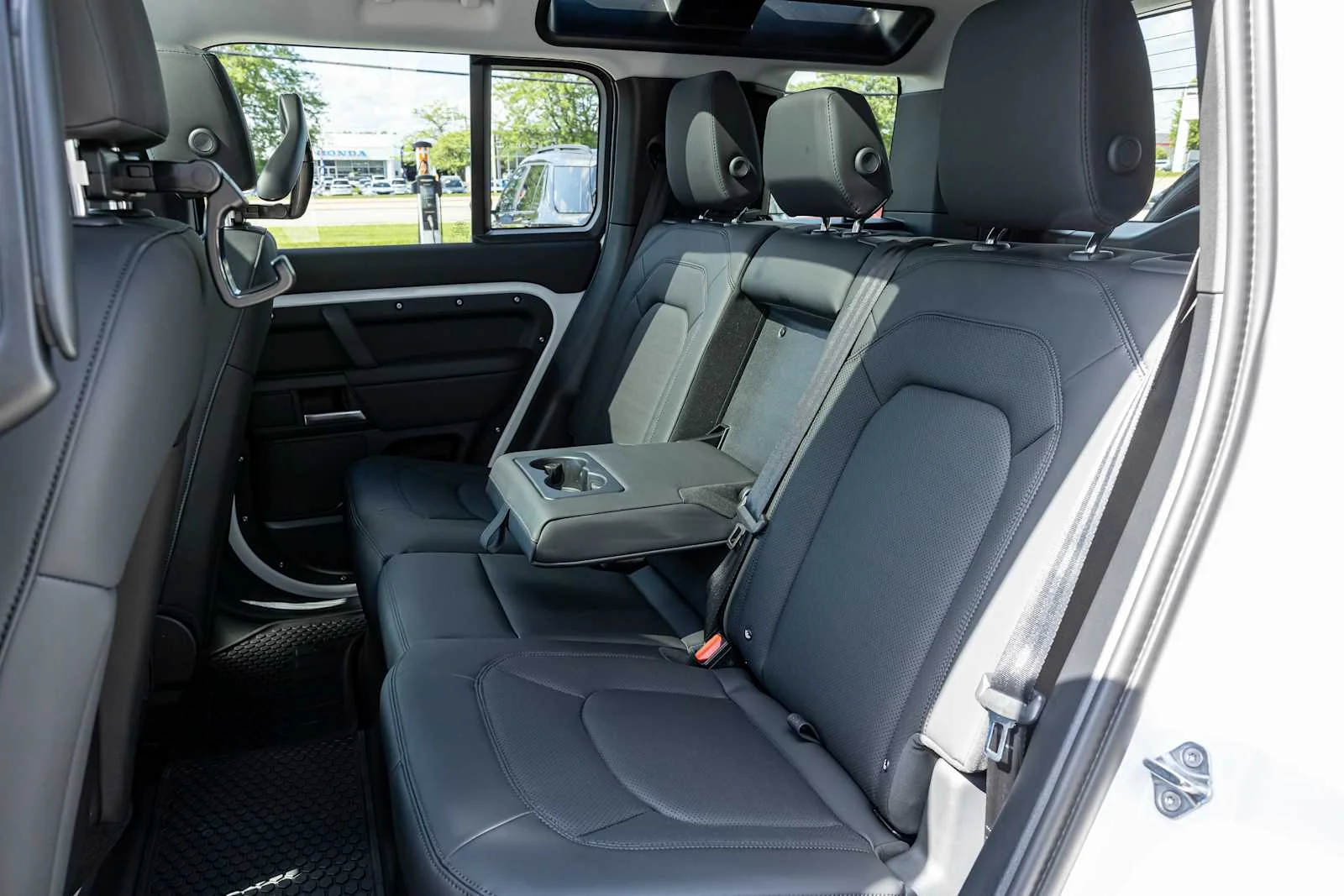 New 2026 Fuji White Land Rover S image 29
