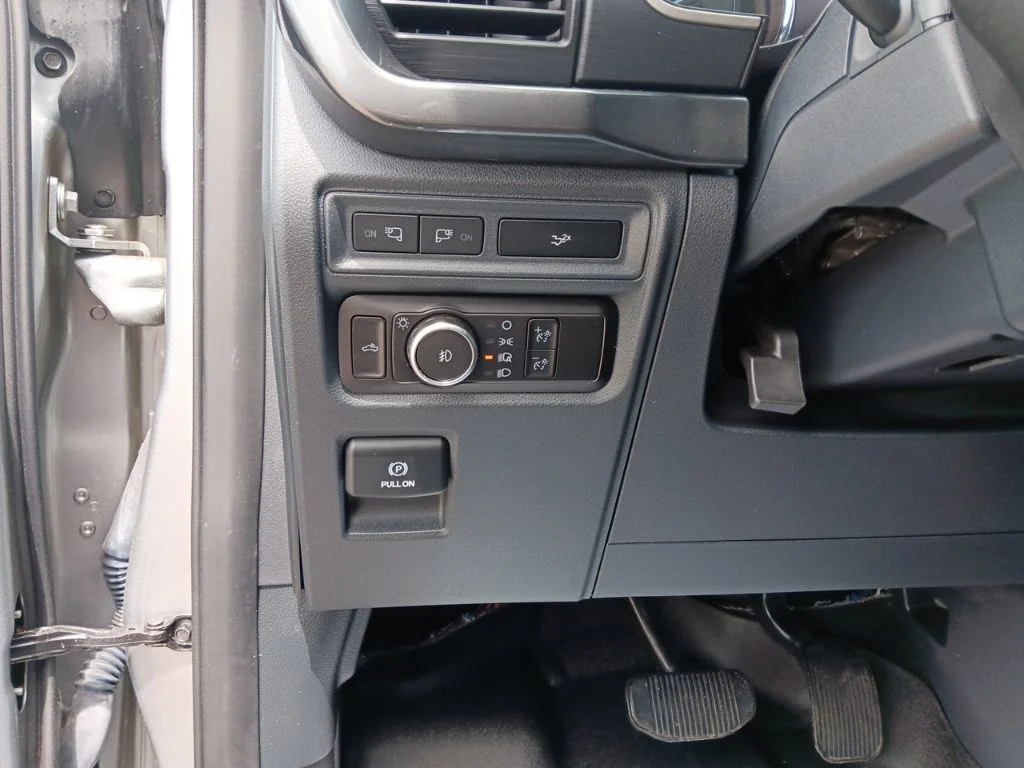 Used 2023 Iconic Silver Metallic Ford XLT image 15