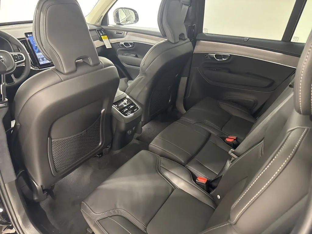 New 2026 Onyx Black Metallic Volvo B6 Ultra image 21