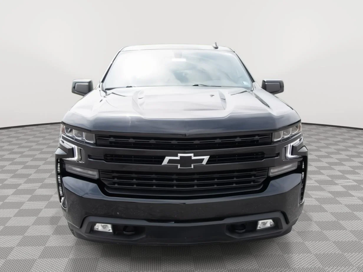 Used 2021 BLACK Chevrolet RST image 2