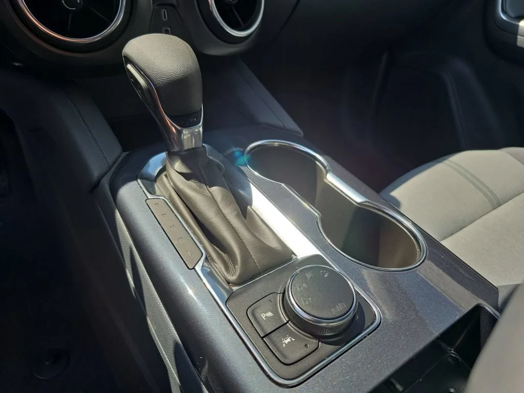 Used 2022 BLUE GLOW METALLIC Chevrolet LT image 16