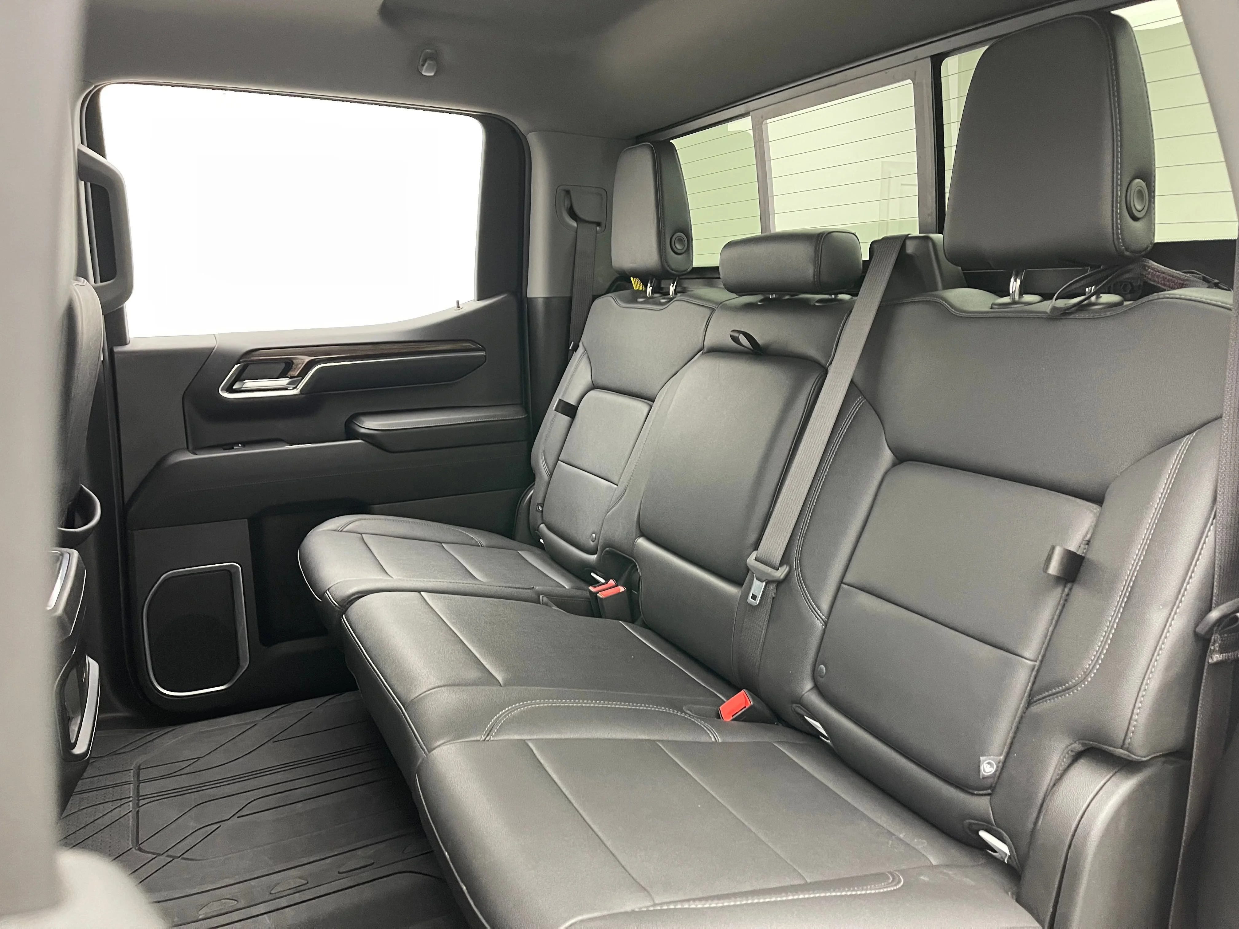 Used 2024 Summit White Chevrolet RST image 38