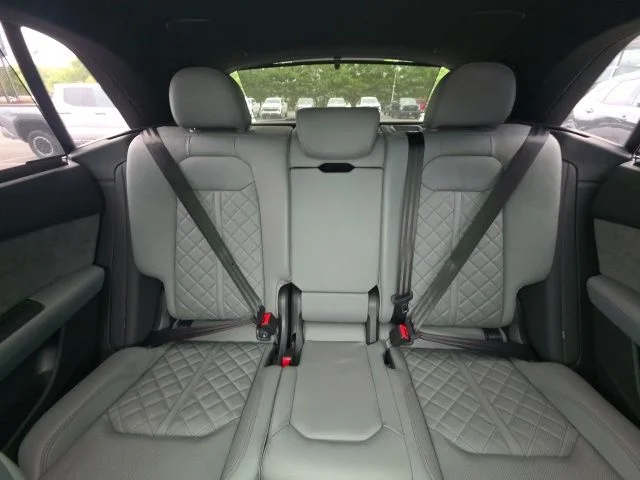 Used 2022 Gray Audi 4.0T Prestige image 28