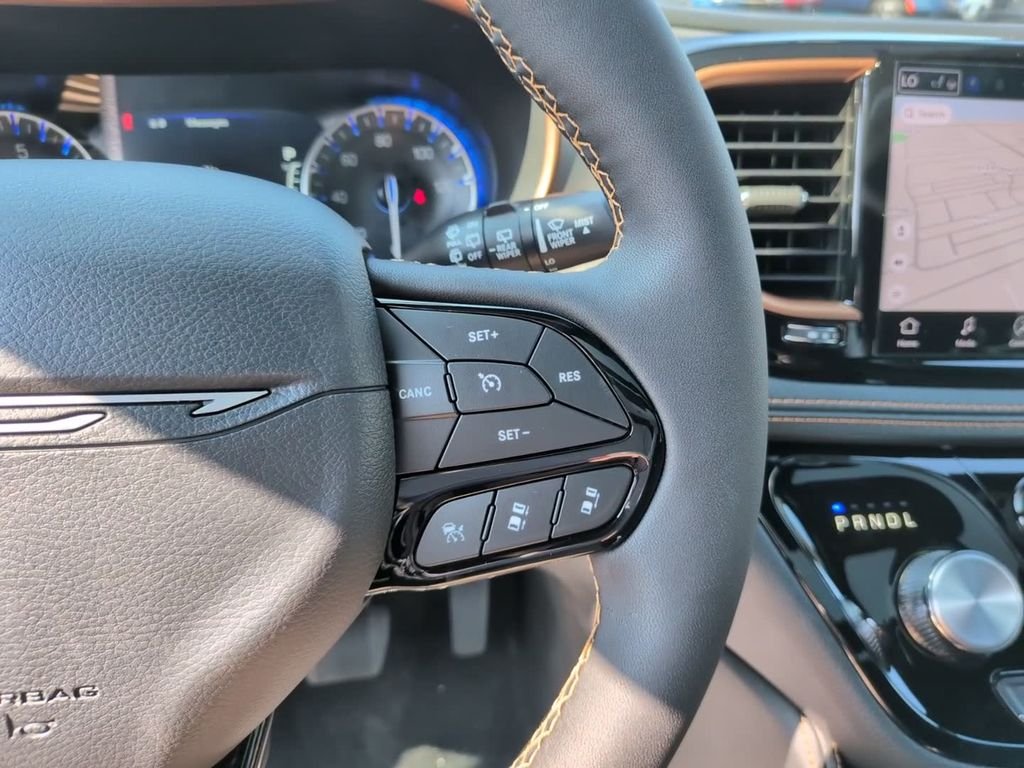 New 2027 Diamond Black Crystal Pearlcoat Chrysler Pinnacle image 20