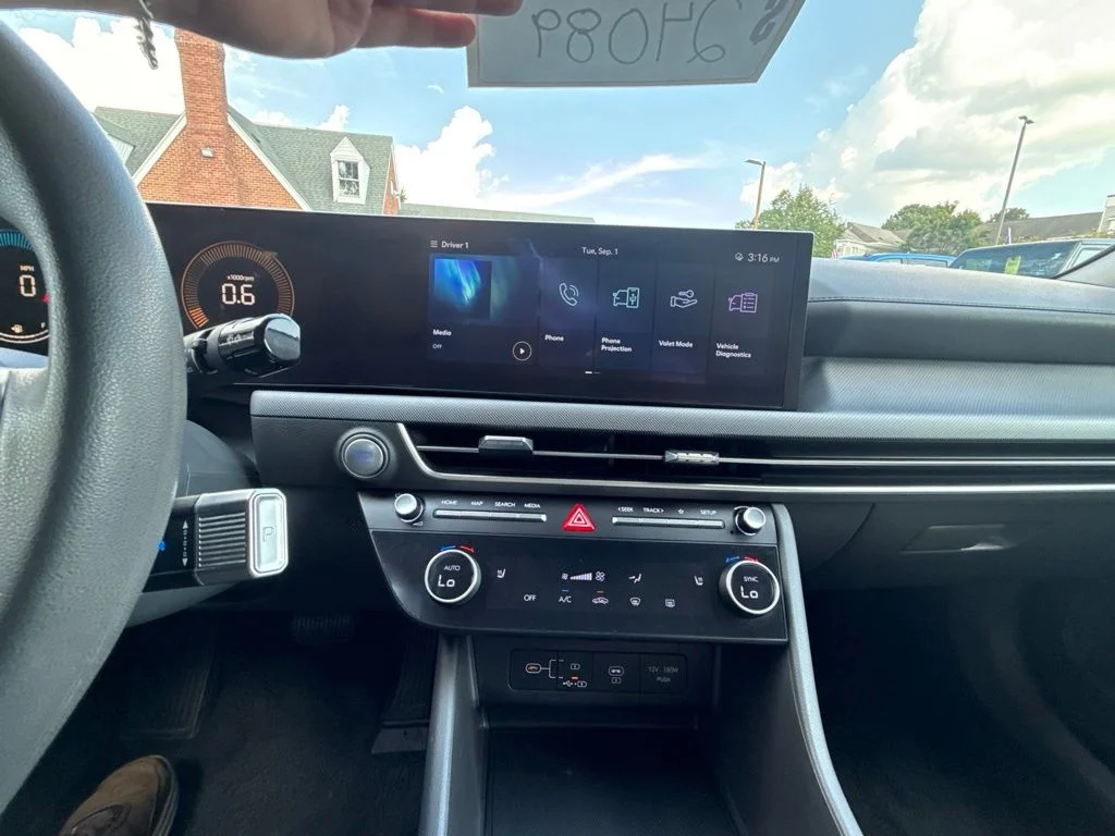 Used 2025 Gray Hyundai SEL image 19