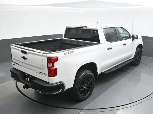 Used 2025 Summit White Chevrolet Custom Trail Boss image 17