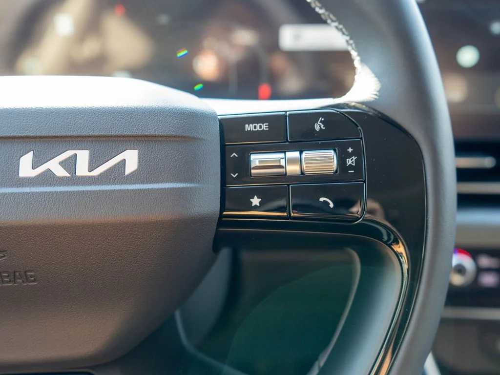 New 2027 White Kia SX image 22