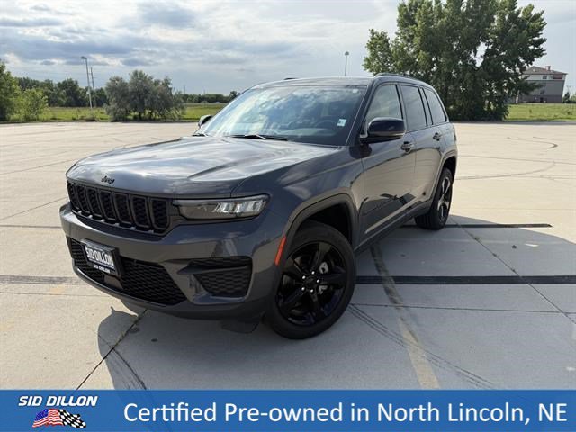 Used 2022 Baltic Gray Metallic Clearcoat Jeep Altitude image 1