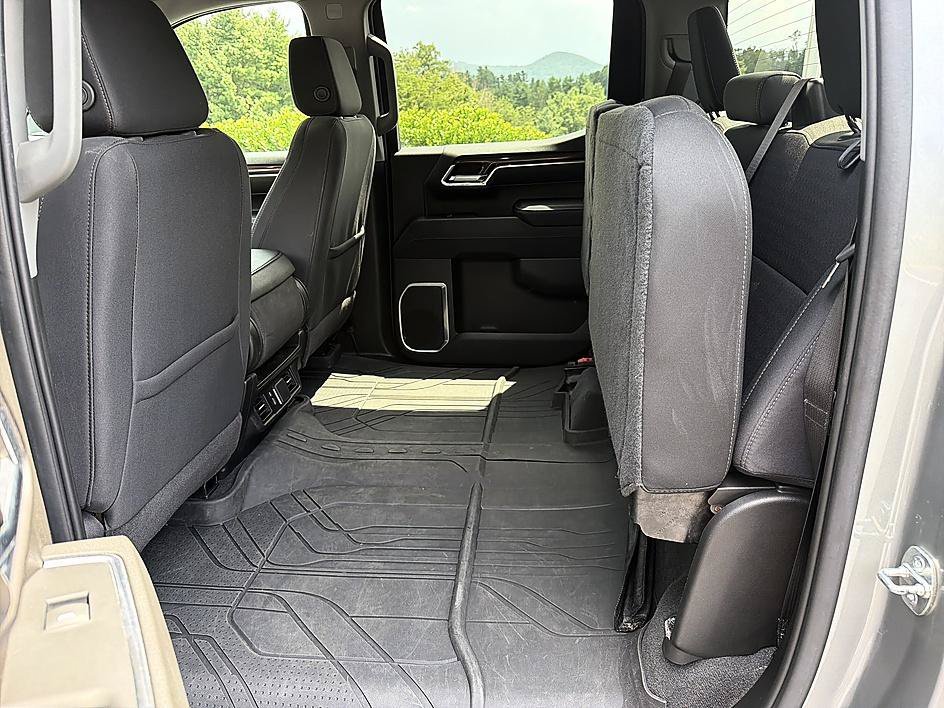 Used 2023 Sterling Gray Metallic Chevrolet LT image 13
