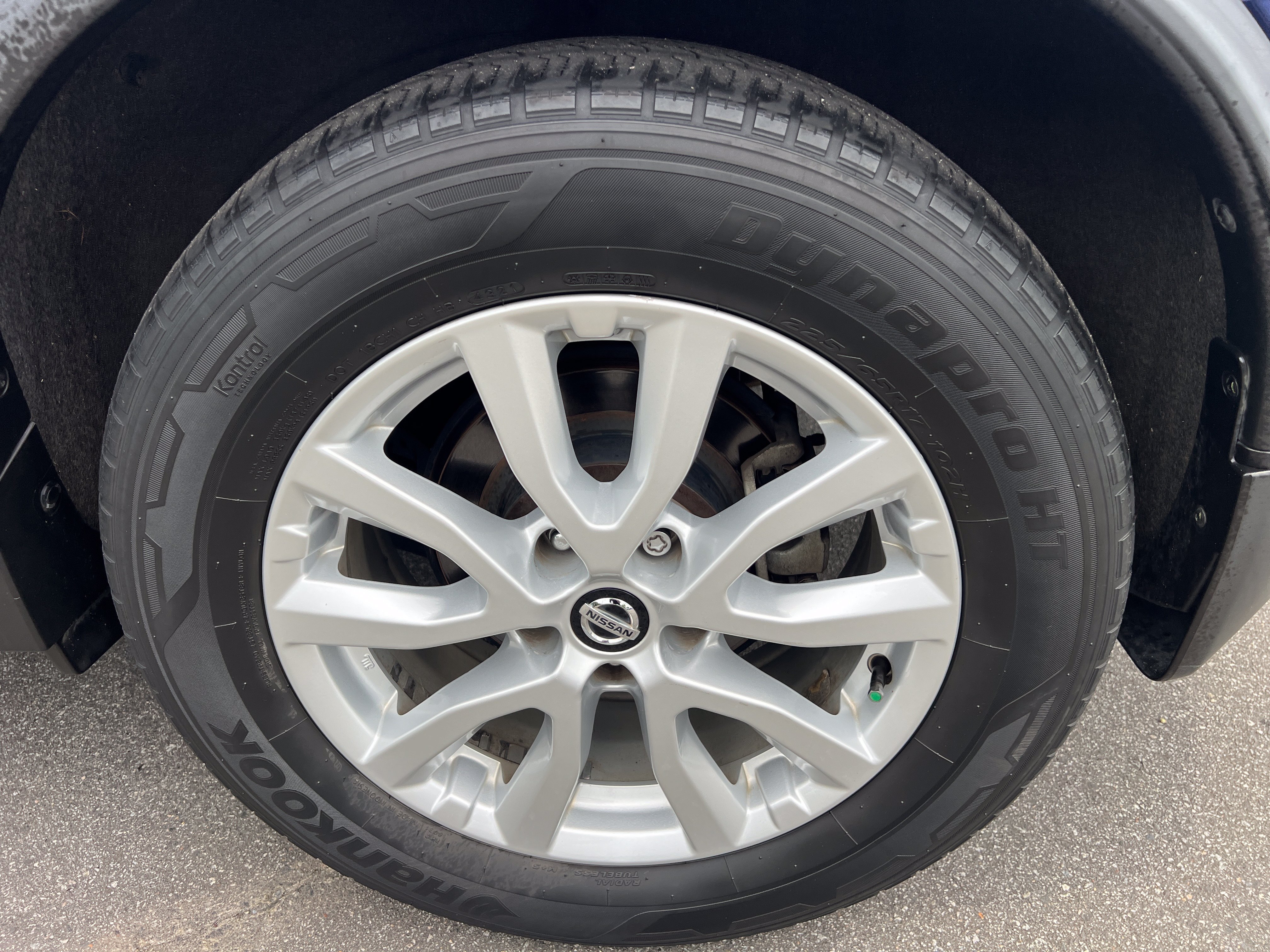 Used 2019 Caspian Blue Metallic Nissan SV image 10