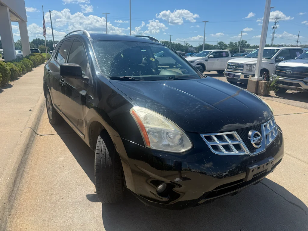 Used 2012 Super Black Nissan SL image 5