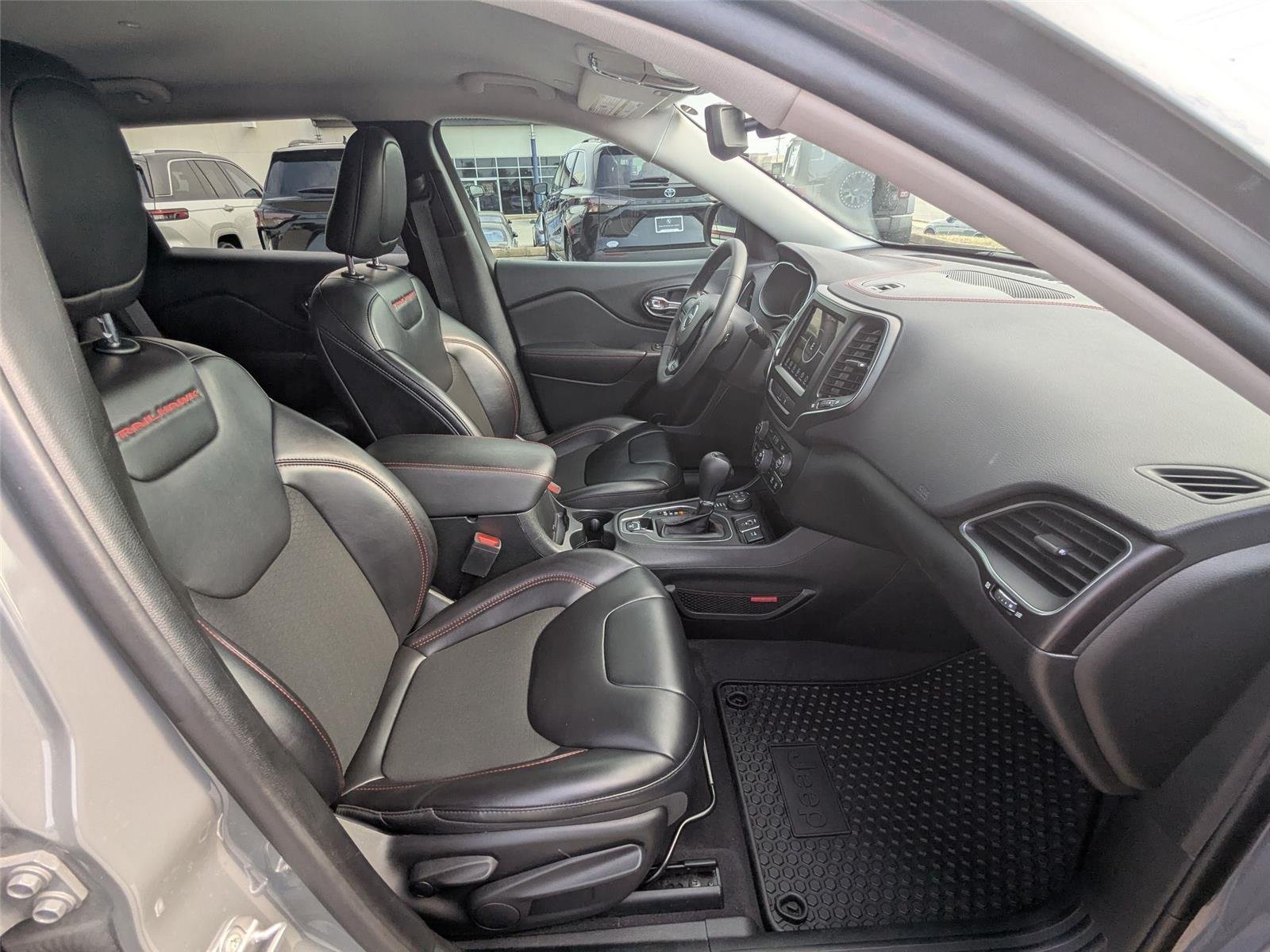 Used 2022 GRAY Jeep Trailhawk image 33