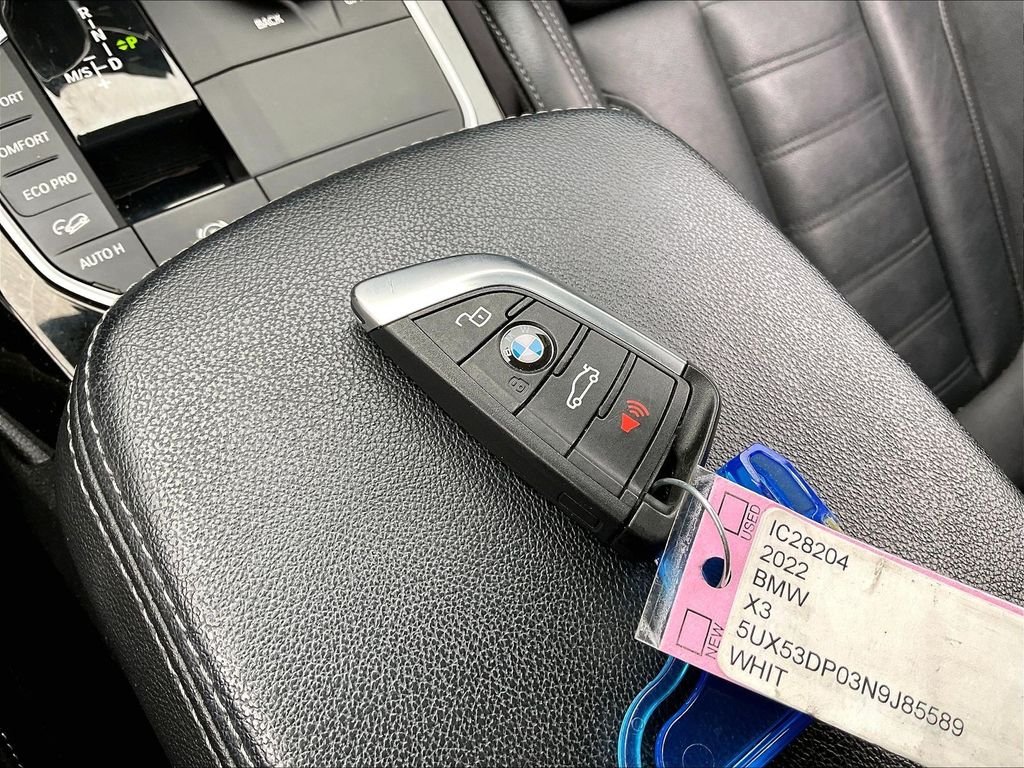 Used 2022 White BMW xDrive30i image 28
