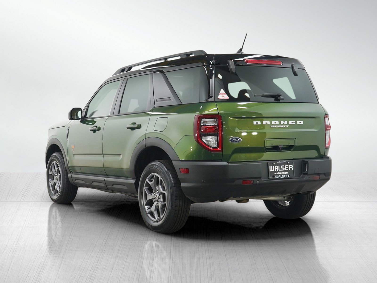 Used 2023 Green Metallic Ford Badlands image 3