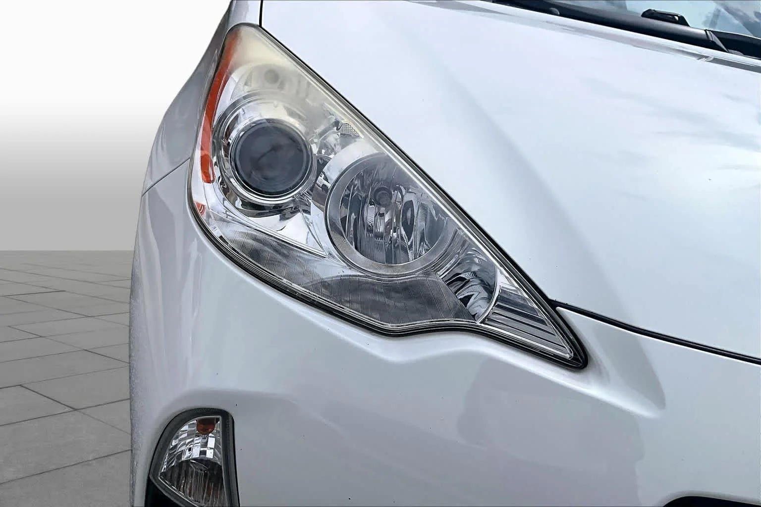 Used 2012 Moonglow Toyota Three image 27