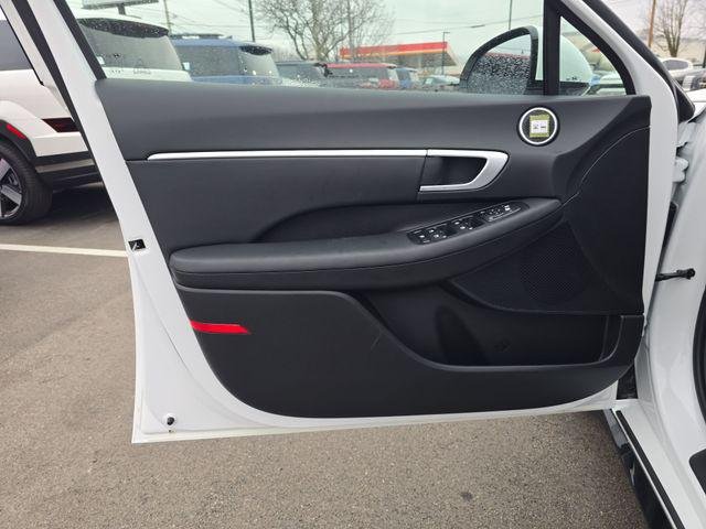 New 2026 White Hyundai SEL Sport image 13