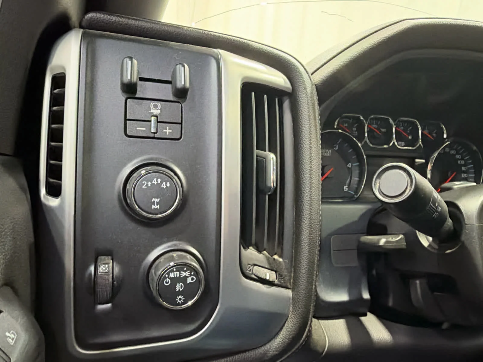Certified Used 2018 SUMMIT WHITE GMC SLT image 24