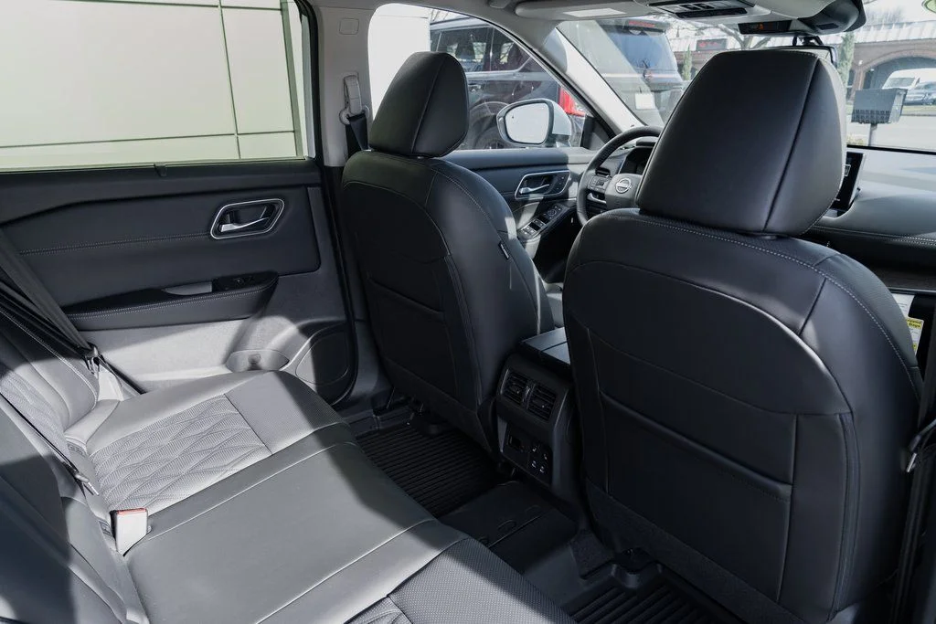 New 2026 Everest White Pearl TriCoat Nissan Platinum image 25