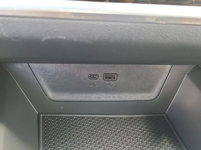 New 2027 Summit White Chevrolet LT image 31