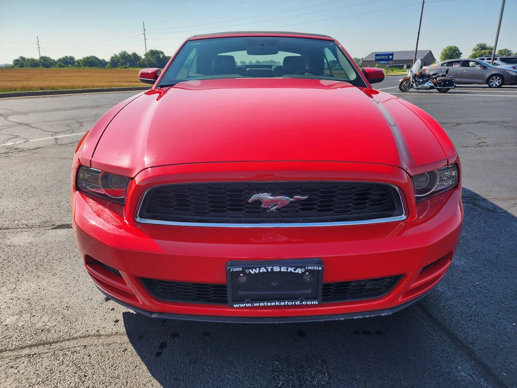 Used 2013 Race Red Ford V6 image 2