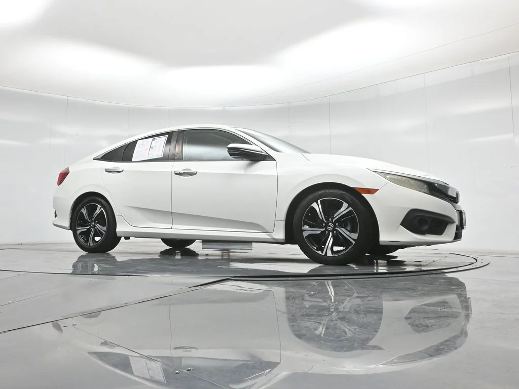 Used 2016 White Honda Touring image 43