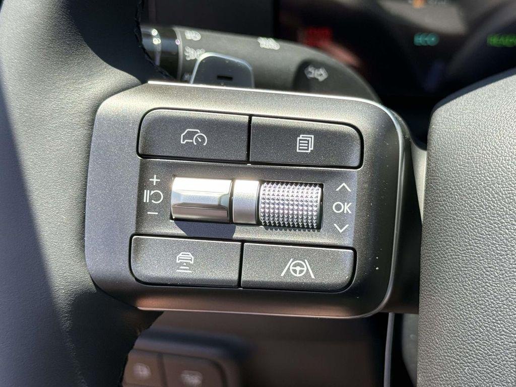 New 2026 Titan Green Hyundai SEL 8P image 23