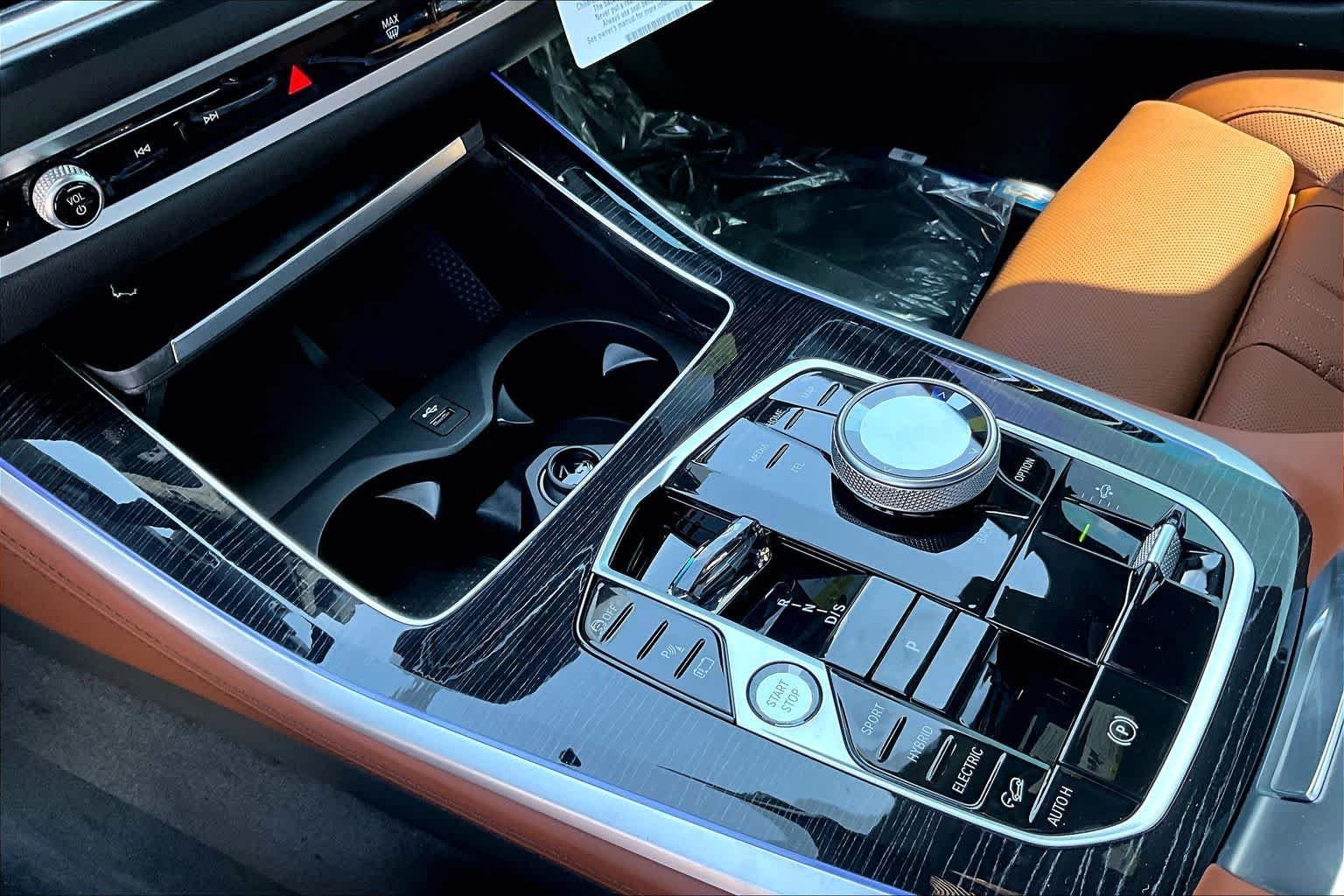 New 2026 Skyscraper Grey Metallic BMW xDrive50e image 7