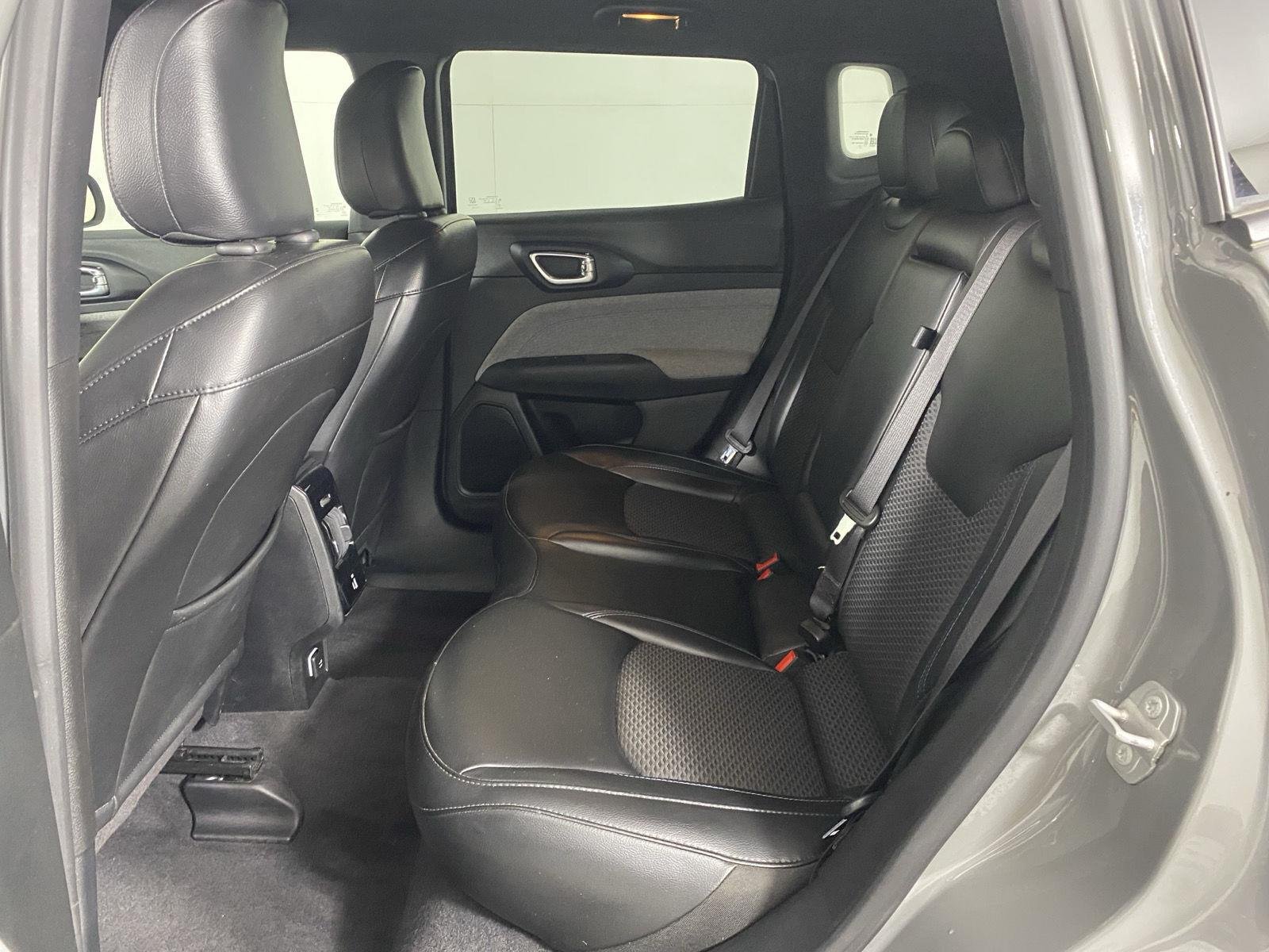 Used 2023 Sting-Gray Clearcoat Jeep Latitude image 23