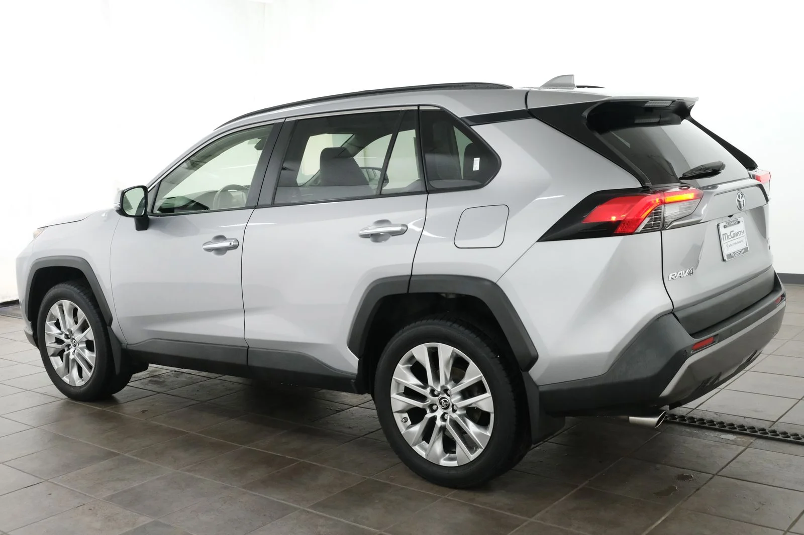 Used 2019 Silver Toyota Limited image 3