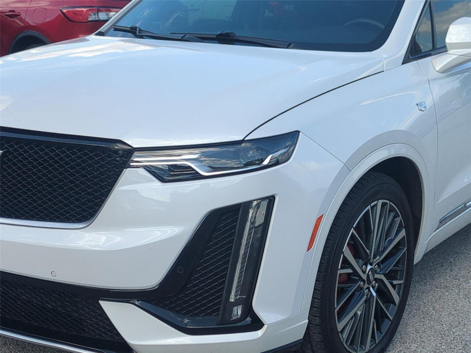 Used 2022 Crystal White Tricoat Cadillac Sport image 9