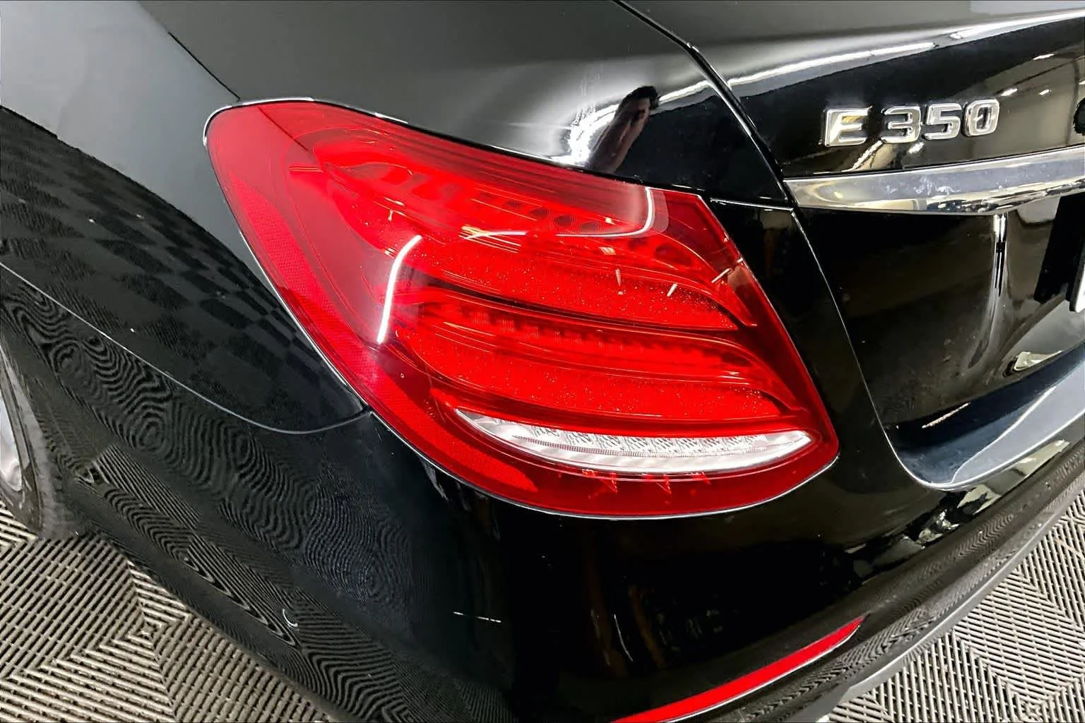 Used 2020 Black Mercedes-Benz E 350 image 28
