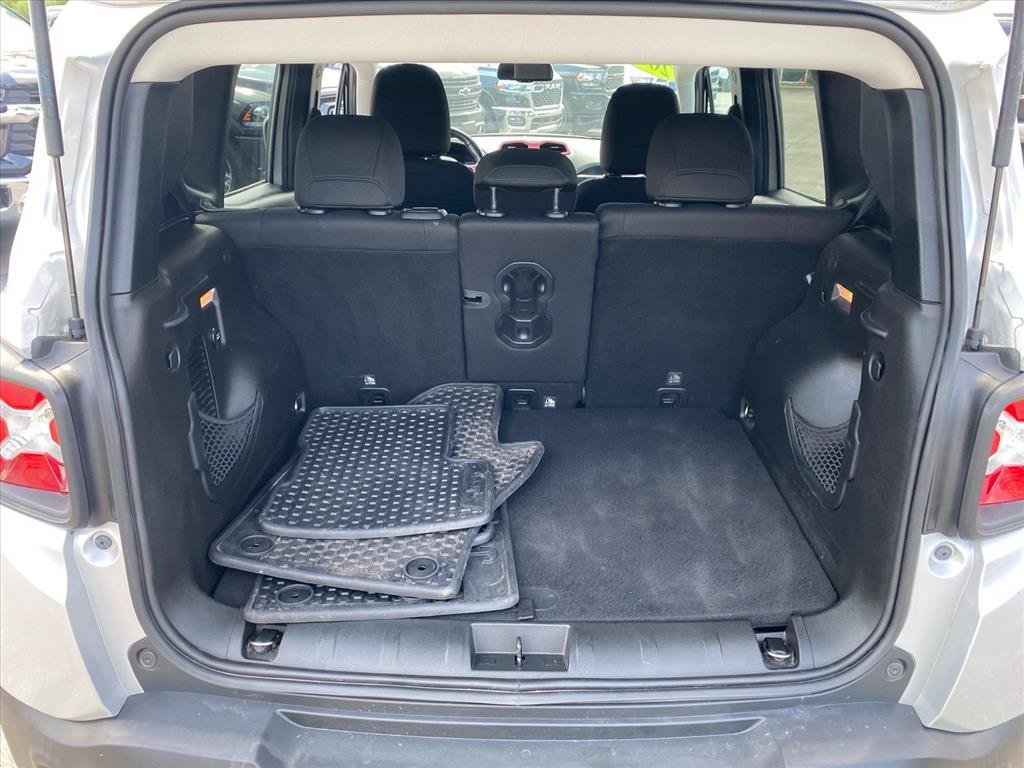 Used 2017 Glacier Metallic Jeep Latitude image 23