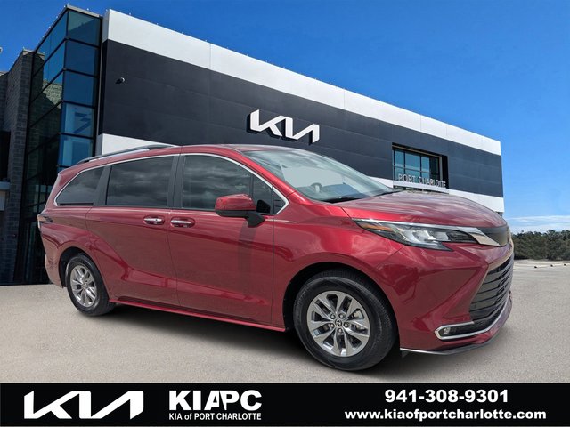 2022 Toyota Sienna XLE