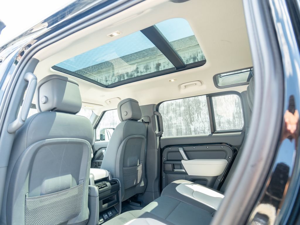 Certified Used 2024 Black Land Rover X-Dynamic SE image 35