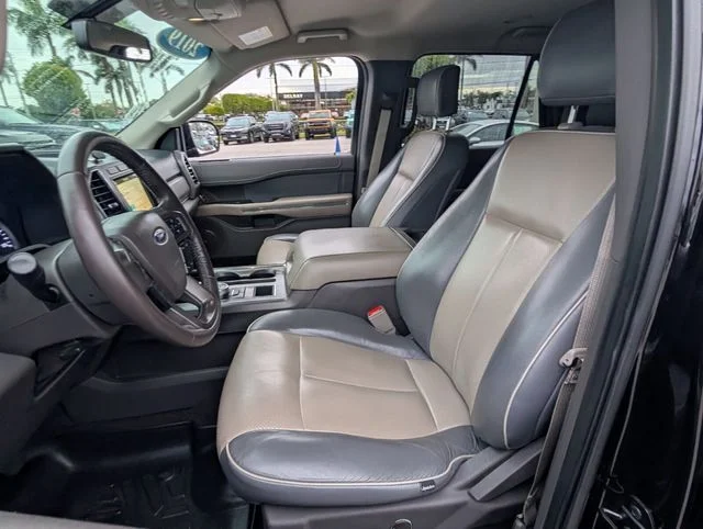 Used 2019 Agate Black Metallic Ford XLT image 5