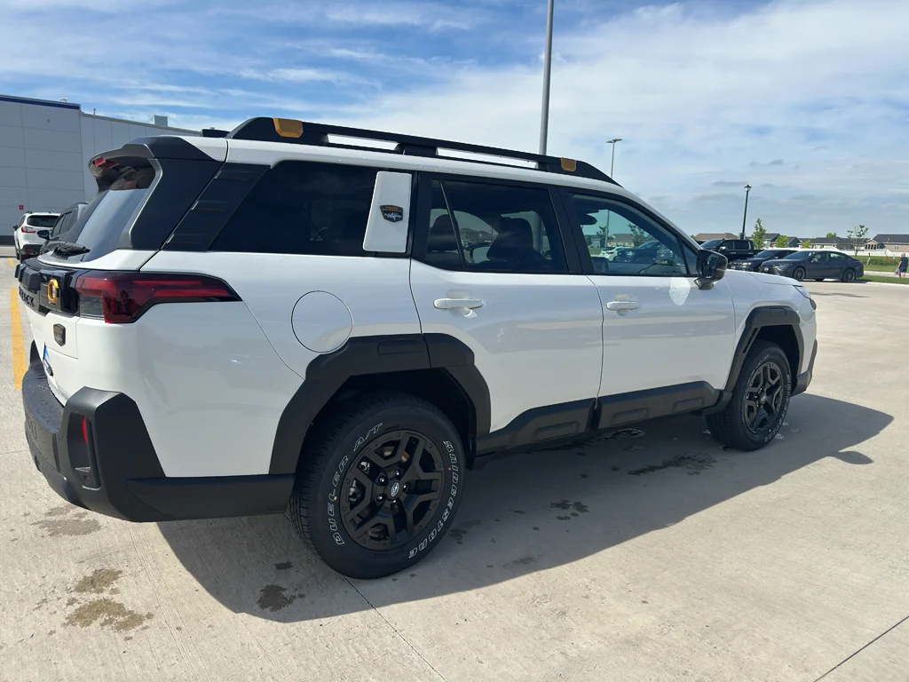 New 2026 CRYSTAL WHITE PEARL Subaru Wilderness image 5