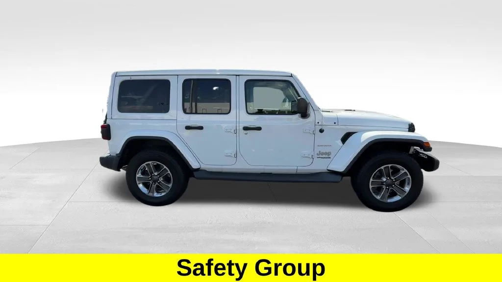Used 2019 White Jeep Unlimited Sahara image 8