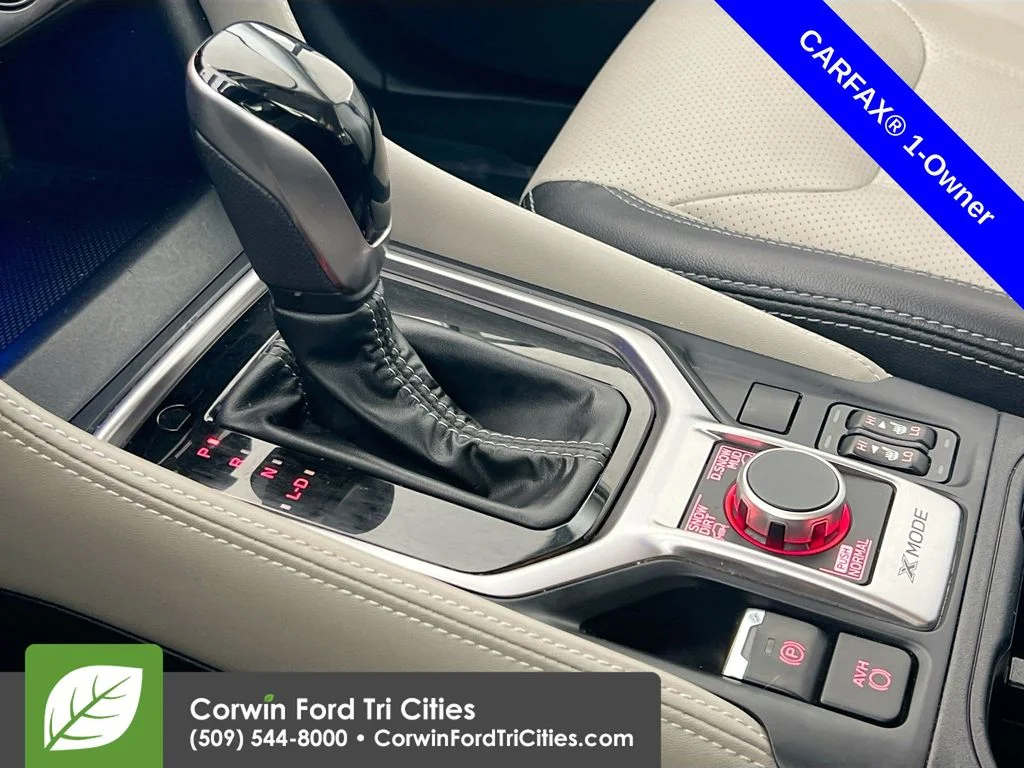 Used 2020 Crystal White Pearl Subaru Limited image 10